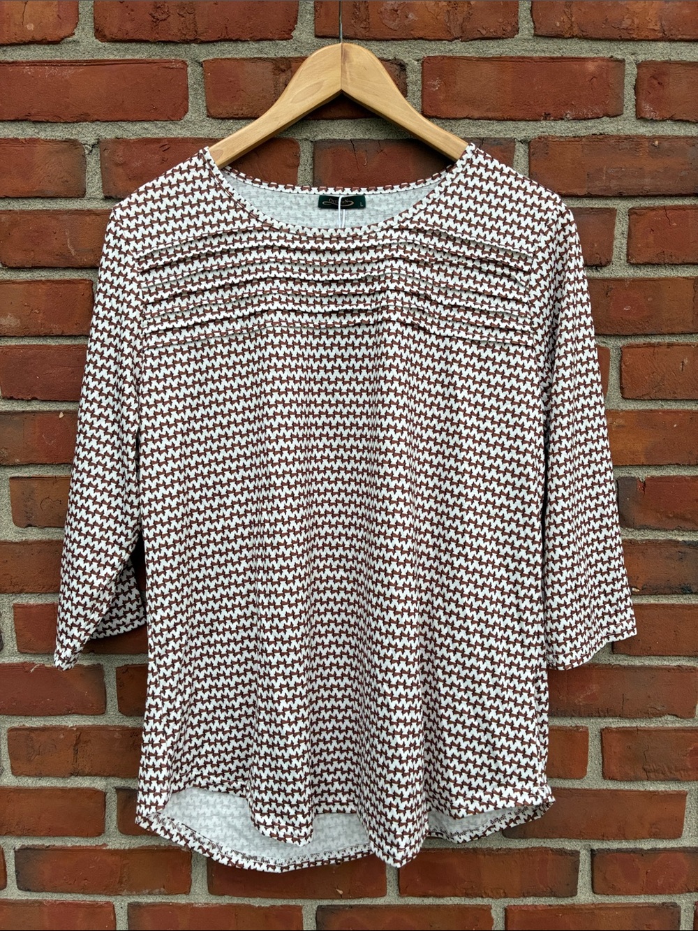 Women's Brown & White Patterned Knit Top